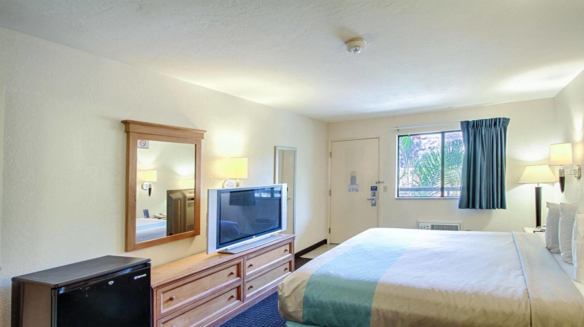 Motel 6 San Diego - Mission Valley Esterno foto